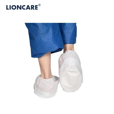 LIONCARE® ผ้าคลุมรองเท้าแบบใช้แล้วทิ้งเคลือบโพลีโพรพิลีน LIONCARE® ป้องกันการลื่นไถล